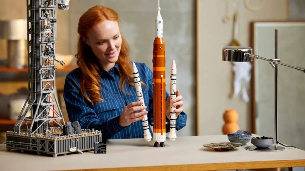Le Système de Lancement Spatial d’Artemis de la Nasa // Source : Lego Le Système de Lancement Spatial d’Artemis de la Nasa // Source : Lego