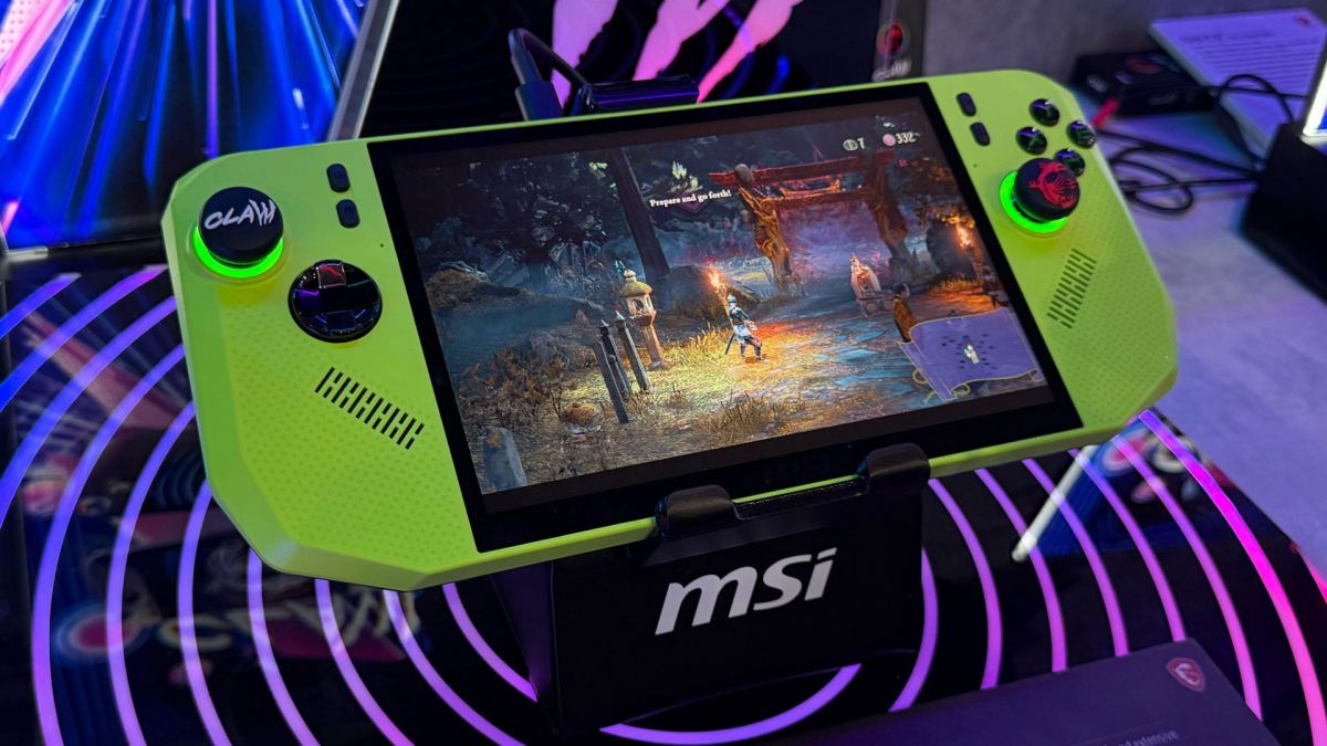 MSI Claw A8 en jaune. // Source : Numerama MSI Claw A8 en jaune. // Source : Numerama