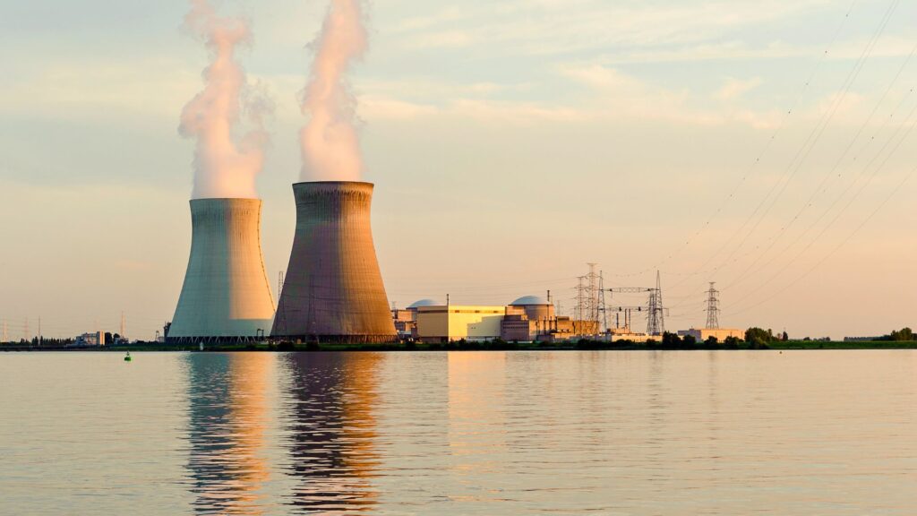 La centrale nucléaire de Doel. // Source : Peter Braackmann La centrale nucléaire de Doel. // Source : Peter Braackmann