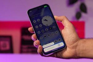 Le Google Pixel 9a embarque toutes les fonctions IA de Google, comme Gemini Live et les modifications des photos. // Source : Alfred Tertrais / Numerama Le Google Pixel 9a embarque toutes les fonctions IA de Google, comme Gemini Live et les modifications des photos. // Source : Alfred Tertrais / Numerama