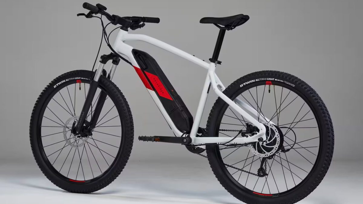 Rockrider E-ST 100 // Source : Décathlon Rockrider E-ST 100 // Source : Décathlon