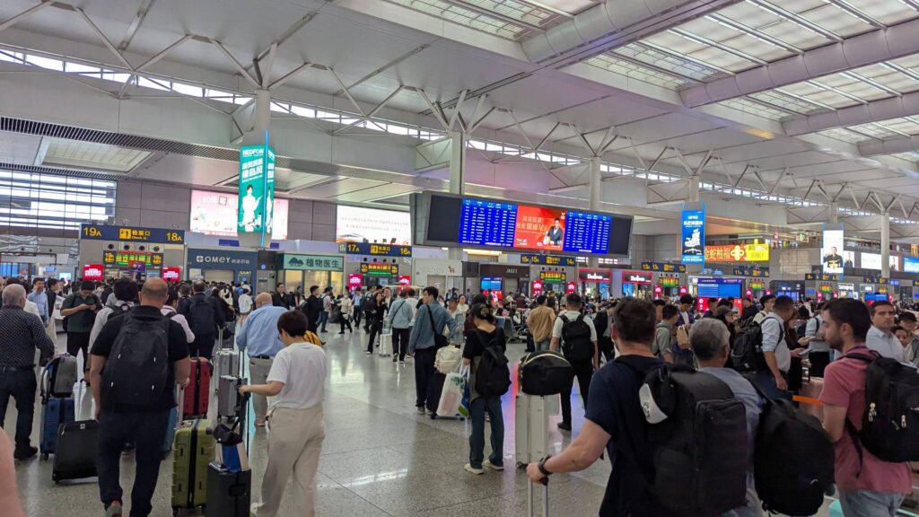 Gare de Shanghai qui ressemble plus à un aéroport qu'à une gare // Source : Raphaelle Baut pour Numerama