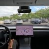 Tesla en conduite autonome FSD dans Paris // Source : capture vidéo Tesla