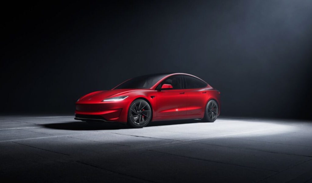 La Tesla Model 3 Performance (2024) // Source : Tesla La Tesla Model 3 Performance (2024) // Source : Tesla