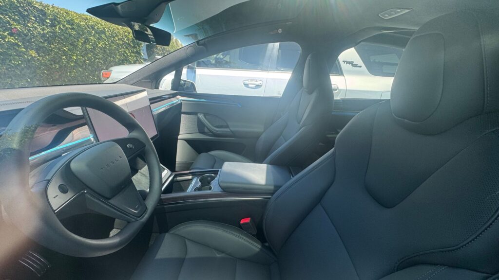L'intérieur des Model S et Model X pourrait-il gagner un éclairage d'ambiance ? // Source : The Kilowatts via X