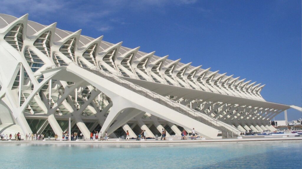 L'un des musées phares de la Cité des arts et des sciences à Valence. // Source : Aiolia del Leone / GPL, Wikimédias L'un des musées phares de la Cité des arts et des sciences à Valence. // Source : Aiolia del Leone / GPL, Wikimédias