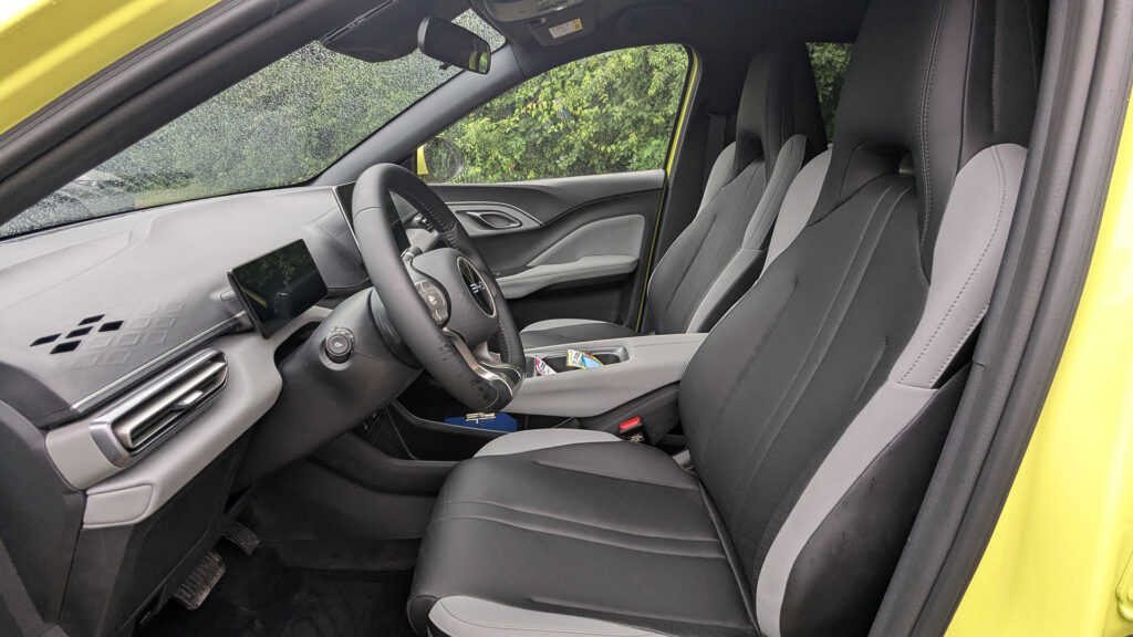 BYD Dolphin Surf // Source : Raphaelle Baut pour Numerama BYD Dolphin Surf // Source : Raphaelle Baut pour Numerama