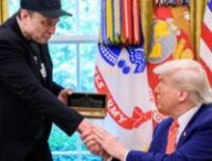 Donald Trump et Elon Musk ont tous deux été diplômés de l'établissement, à trente ans d'écart // Source : Molly Riley Donald Trump et Elon Musk ont tous deux été diplômés de l'établissement, à trente ans d'écart // Source : Molly Riley