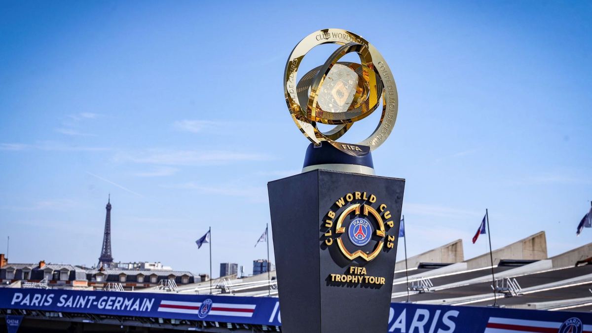 Le trophée de la Coupe du monde des clubs au Parc des princes. // Source : PSG
