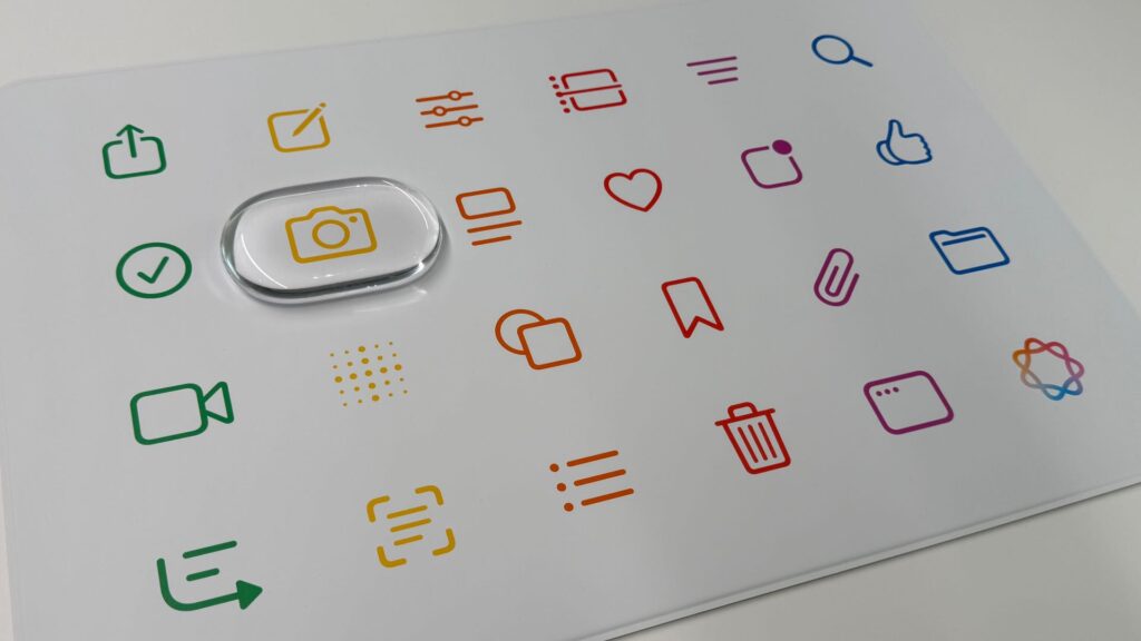 Apple a passé énormément de temps sur sa nouvelle palette de couleurs, conçue pour exploiter les capacités des écrans modernes. // Source : Numerama Apple a passé énormément de temps sur sa nouvelle palette de couleurs, conçue pour exploiter les capacités des écrans modernes. // Source : Numerama