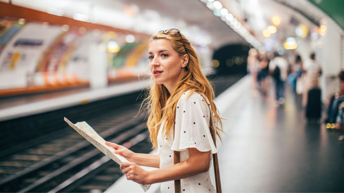 Une personne dans le métro. // Source : Canva