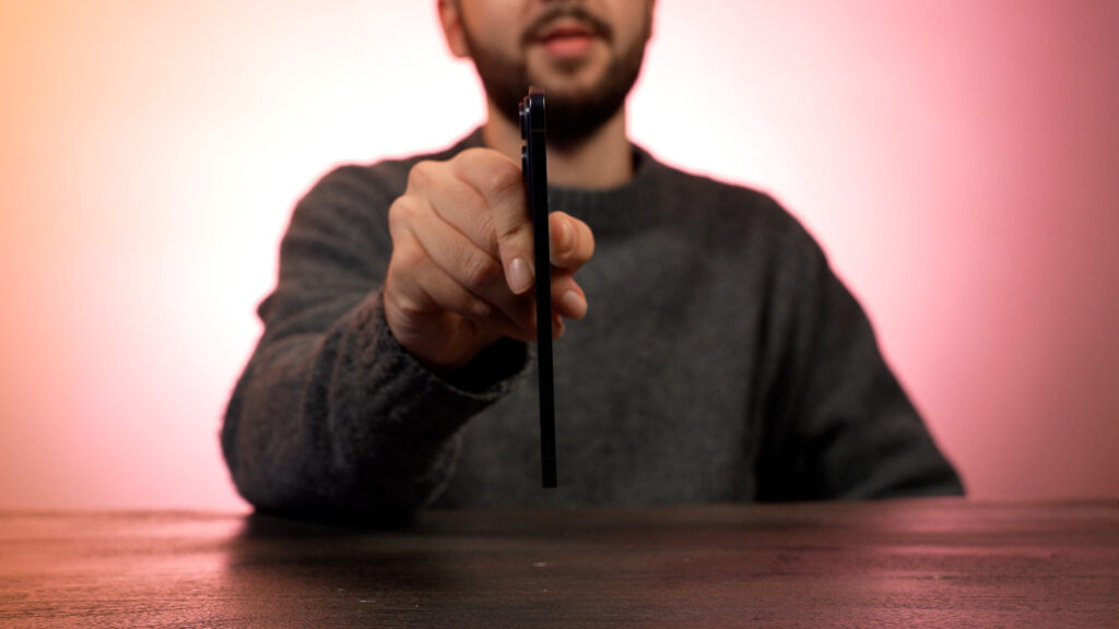 Le Samsung Galaxy S25 Edge. // Source : Numerama