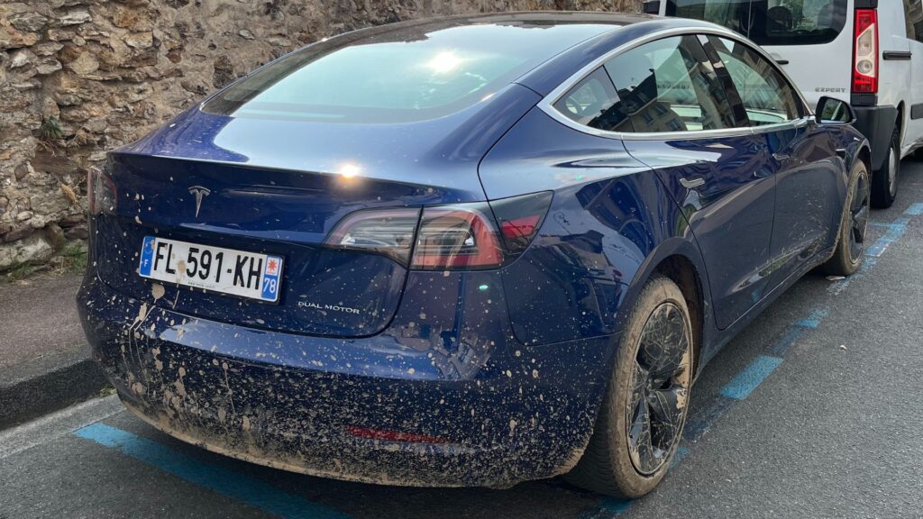 Une Tesla Model 3 d'occasion, ça vaut quoi ? // Source : Robin San Vicente pour Numerama Une Tesla Model 3 d'occasion, ça vaut quoi ? // Source : Robin San Vicente pour Numerama