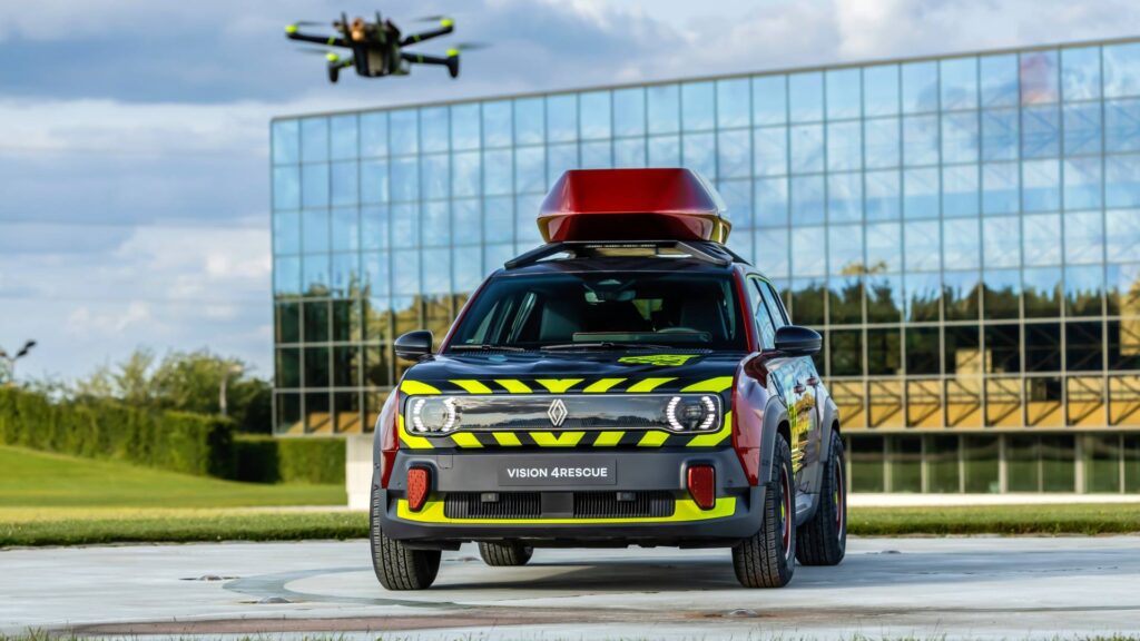 Concept Vision 4Rescue avec la base de son drone intégré au toit // Source : Renault Concept Vision 4Rescue avec la base de son drone intégré au toit // Source : Renault
