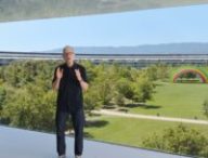 Tim Cook dans l'Apple Park lors de la WWDc 2025 // Source : Apple