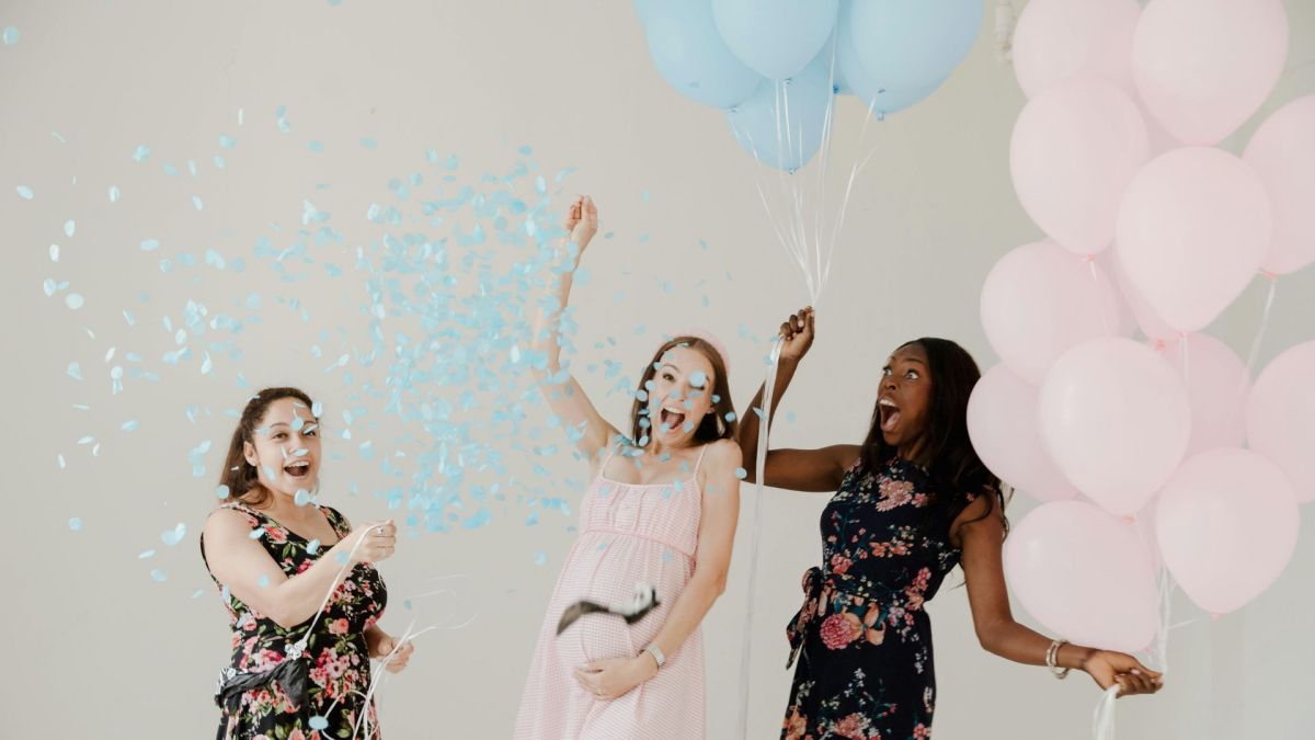 Gender reveal party // Source : Pexels-RDNE Stock project Gender reveal party // Source : Pexels-RDNE Stock project