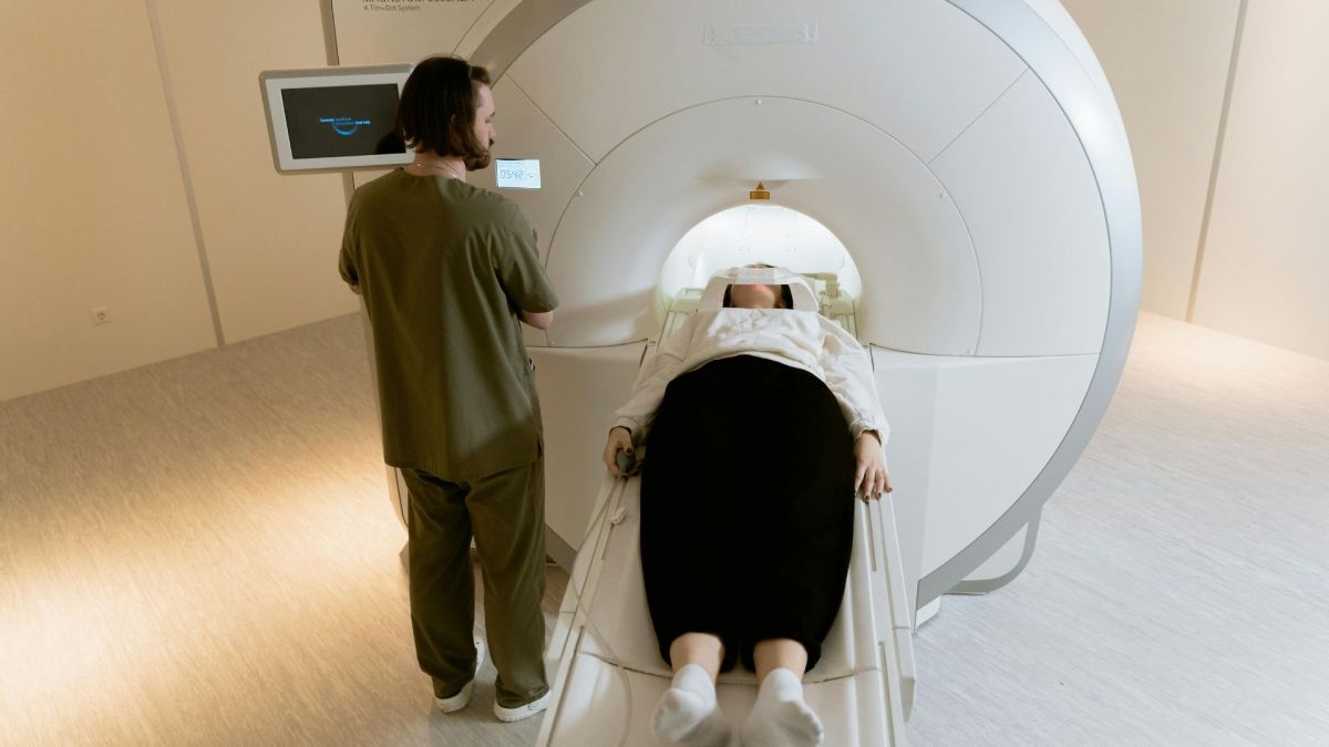 Patient dans une machine IRM // Source : Pexels_Mart Production Patient dans une machine IRM // Source : Pexels_Mart Production