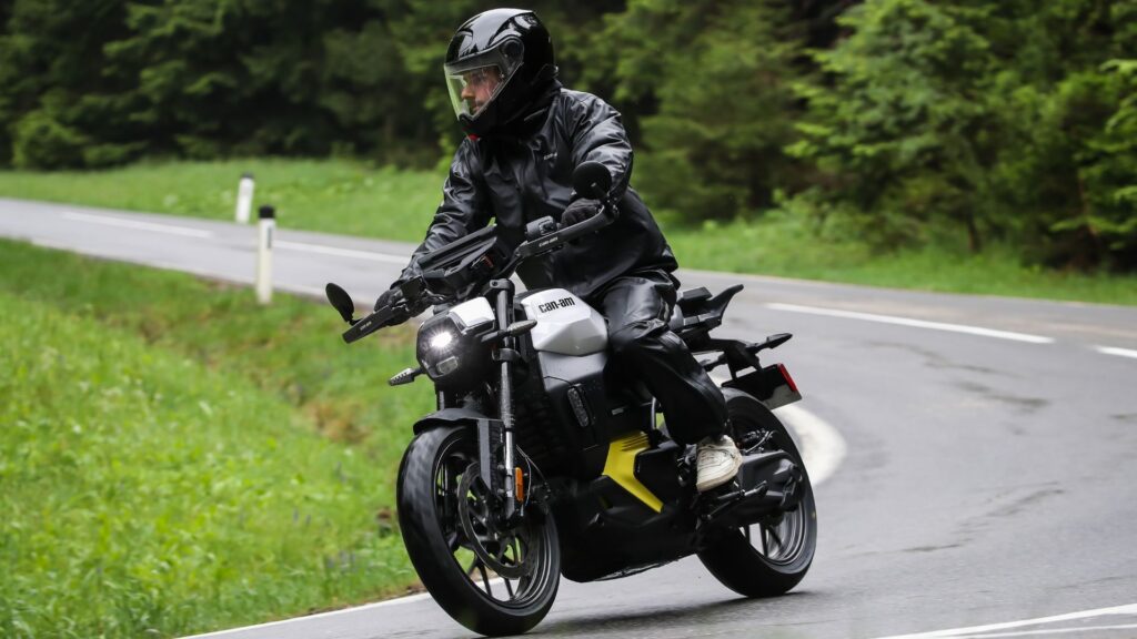 La Can-Am Pulse à l'essai // Source : Can-Am pour Numerama