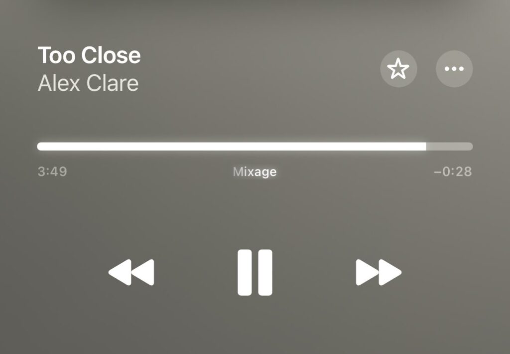 Un morceau en cours de mixage sur Apple Music. Un morceau en cours de mixage sur Apple Music.