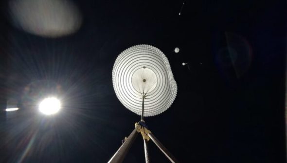 Déploiement des parachutes d'ExoMars sur Terre. Source : ESA Déploiement des parachutes d'ExoMars sur Terre. Source : ESA