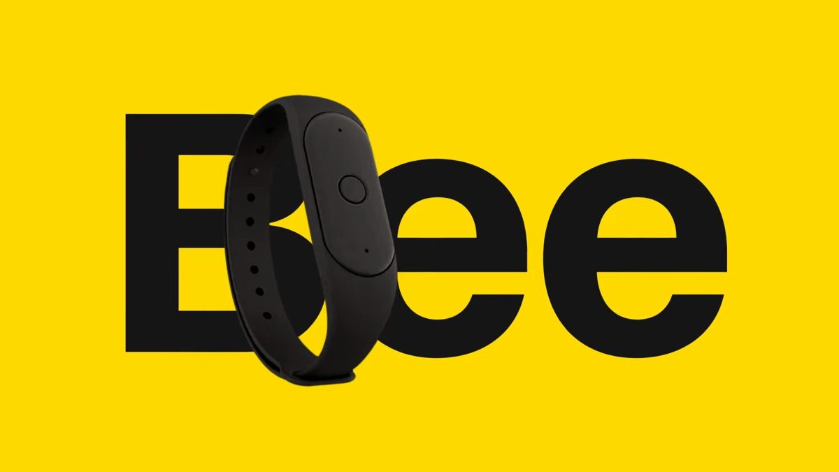 Le bracelet de Bee AI. // Source : Bee Le bracelet de Bee AI. // Source : Bee