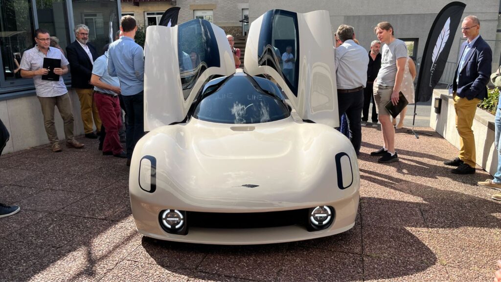 La start-up Facteur Dix a présenté son concept de voiture électrique du futur LINE // Source : Robin San Vicente pour Numerama