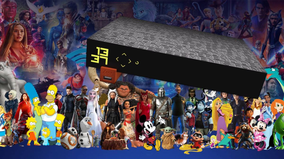 Freebox Révolution et Disney+. // Source : Montage Numerama