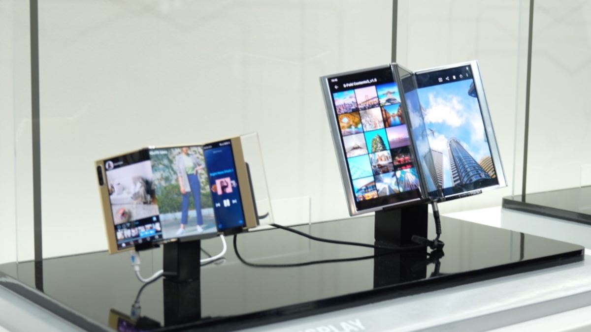 Samsung et ses écrans qui se plient en trois. // Source : Numerama Samsung et ses écrans qui se plient en trois. // Source : Numerama