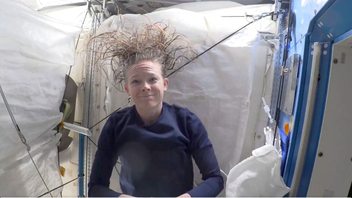 Nichole Ayer après avoir lavé ses cheveux // Source : Capture écran vidéo X Nichole Ayer après avoir lavé ses cheveux // Source : Capture écran vidéo X