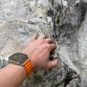 L'Apple Watch Ultra et son rocher // Source : Numerama L'Apple Watch Ultra et son rocher // Source : Numerama
