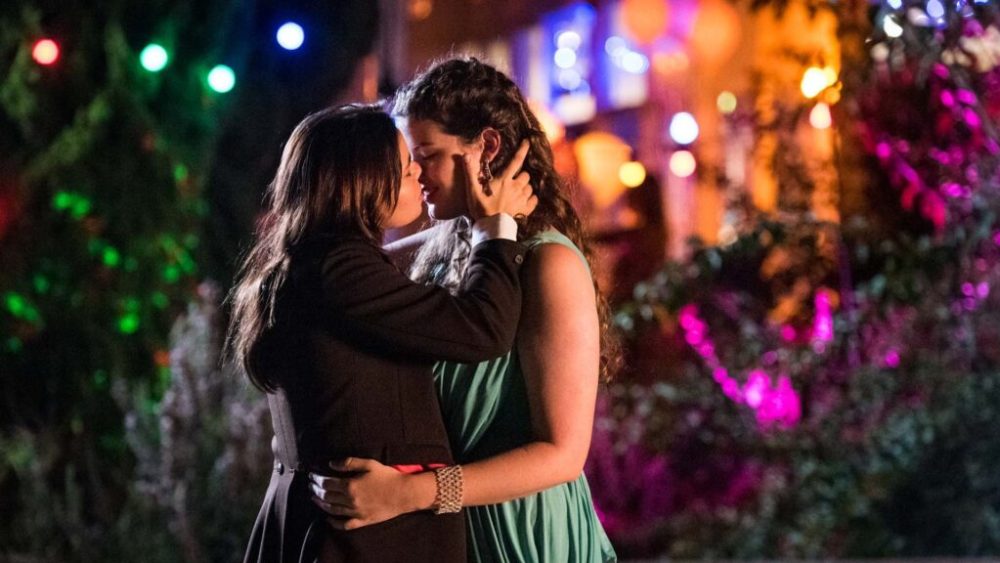 Ellie & Abbie // Source : Head Gear Films Ellie & Abbie // Source : Head Gear Films