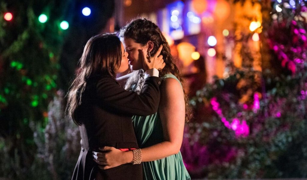 Ellie & Abbie // Source : Head Gear Films Ellie & Abbie // Source : Head Gear Films