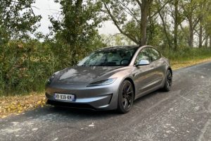 Essai de la Tesla Model 3 Performance // Source : Robin San Vicente pour Numerama Essai de la Tesla Model 3 Performance // Source : Robin San Vicente pour Numerama