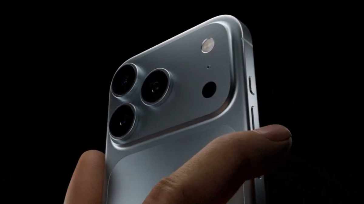 Rendu 3D de l'iPhone 17 Pro. // Source : Andrew Clare / X Rendu 3D de l'iPhone 17 Pro. // Source : Andrew Clare / X