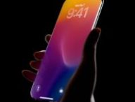 Rendu de l'iPhone 20. // Source : AppleTrack / YouTube Rendu de l'iPhone 20. // Source : AppleTrack / YouTube