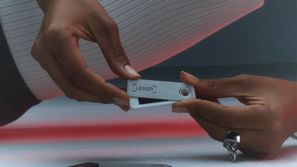Ledger Nano S plus // Source : Ledger Ledger Nano S plus // Source : Ledger