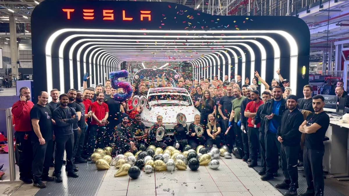 Tesla fête les 500 000 véhicules produits à Berlin // Source : Tesla Tesla fête les 500 000 véhicules produits à Berlin // Source : Tesla
