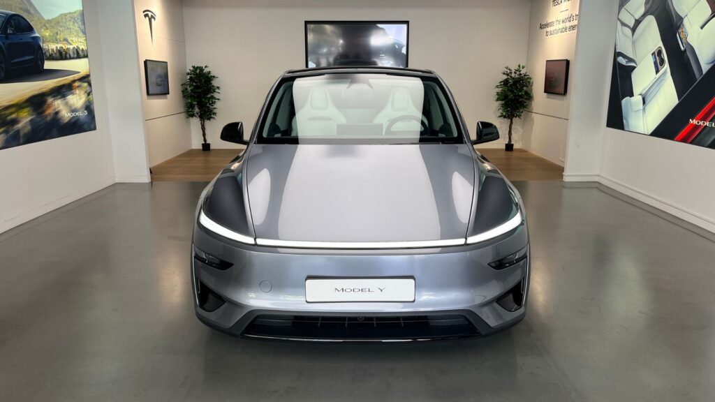 On découvre le nouveau Tesla Model Y Performance // Source : Robin San Vicente pour Numerama On découvre le nouveau Tesla Model Y Performance // Source : Robin San Vicente pour Numerama
