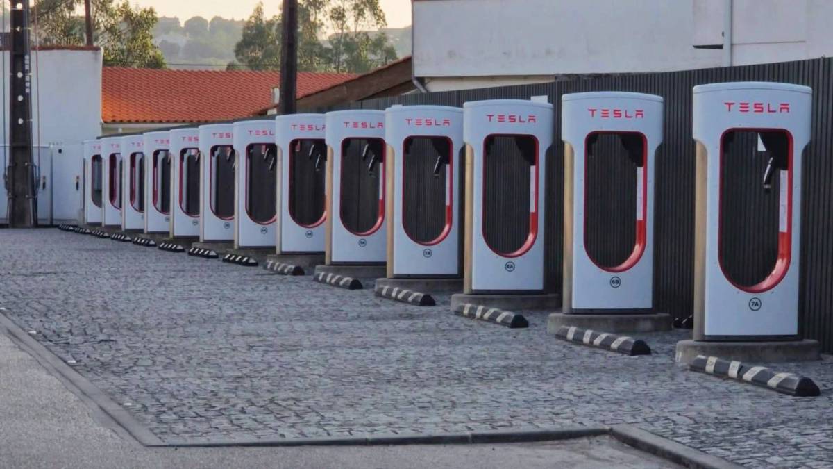 Vol des câbles du superchargeur Tesla // Source : Tesla Club Portugal sur X Vol des câbles du superchargeur Tesla // Source : Tesla Club Portugal sur X