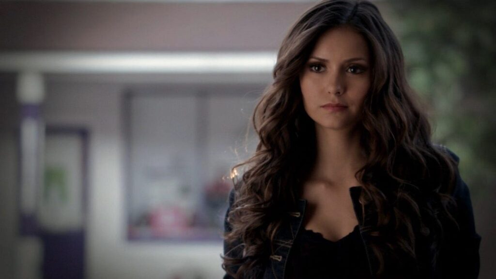 Nina Dobrev dans le rôle de Katherine // Source : The CW Nina Dobrev dans le rôle de Katherine // Source : The CW