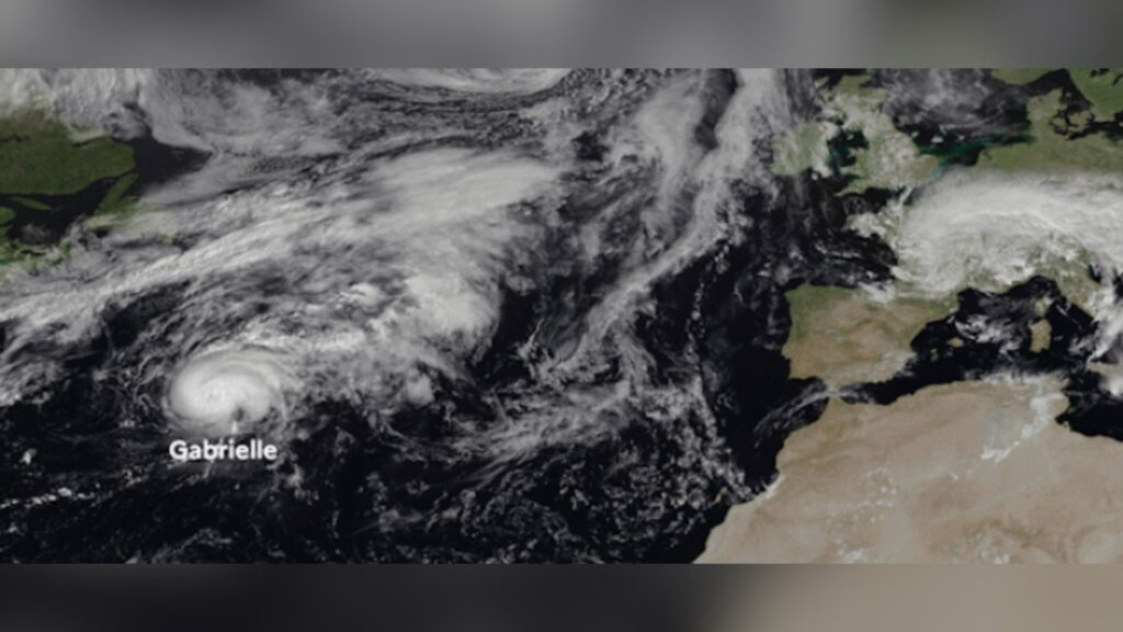 L'ouragan Gabrielle se dirigeant vers les Açores // Source : Météo France L'ouragan Gabrielle se dirigeant vers les Açores // Source : Météo France