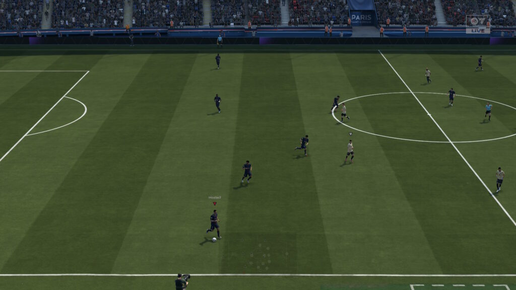 Par rapport à la version Switch 1, le FC 26 de la Switch 2 propose un gameplay réaliste avec de bons placements et de bonnes IA. Par rapport à la version Switch 1, le FC 26 de la Switch 2 propose un gameplay réaliste avec de bons placements et de bonnes IA.