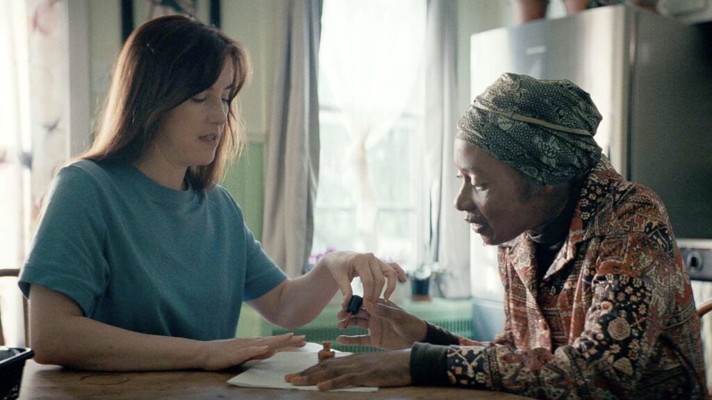 Suzanne (à gauche), l'héroïne abîmée par la vie d'Empathie // Source : Crave Suzanne (à gauche), l'héroïne abîmée par la vie d'Empathie // Source : Crave