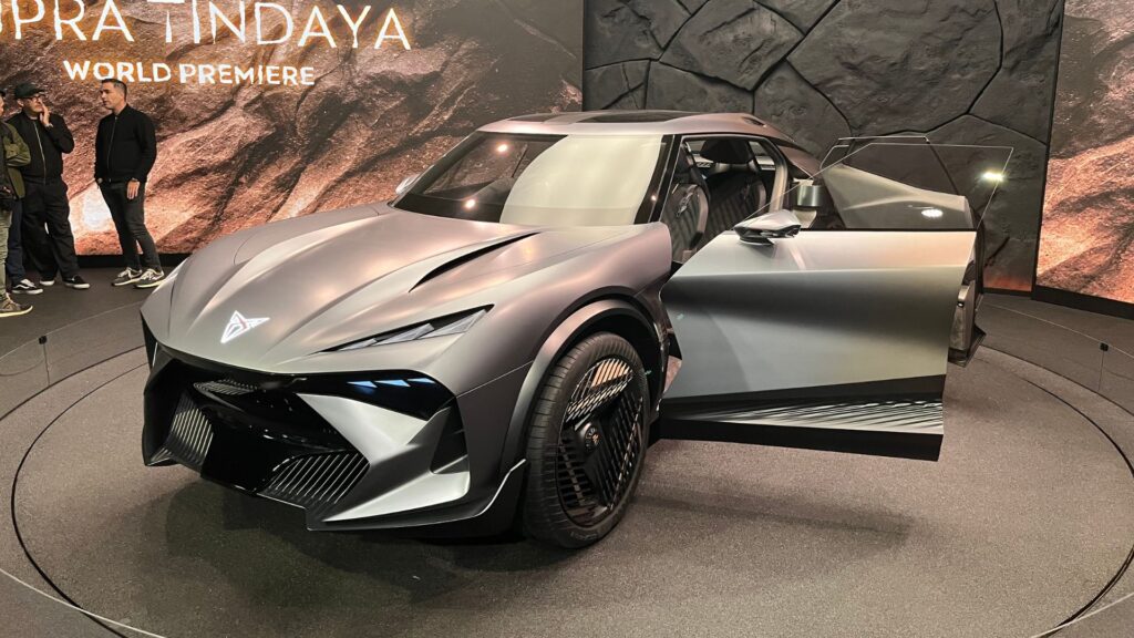 Cupra impressionne avec son concept Tindaya // Source : Robin San Vicente pour Numerama Cupra impressionne avec son concept Tindaya // Source : Robin San Vicente pour Numerama