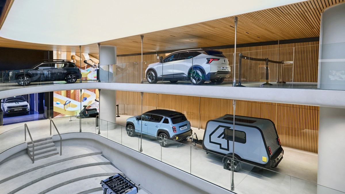 Le Défilé Renault peu accueillir jusqu'à 18 voitures // Source : Clément Choulot pour Renault