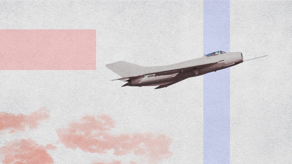 La Chine transforme ces reliques de la Guerre Froide en drones de combats // Source : Montage Numerama La Chine transforme ces reliques de la Guerre Froide en drones de combats // Source : Montage Numerama