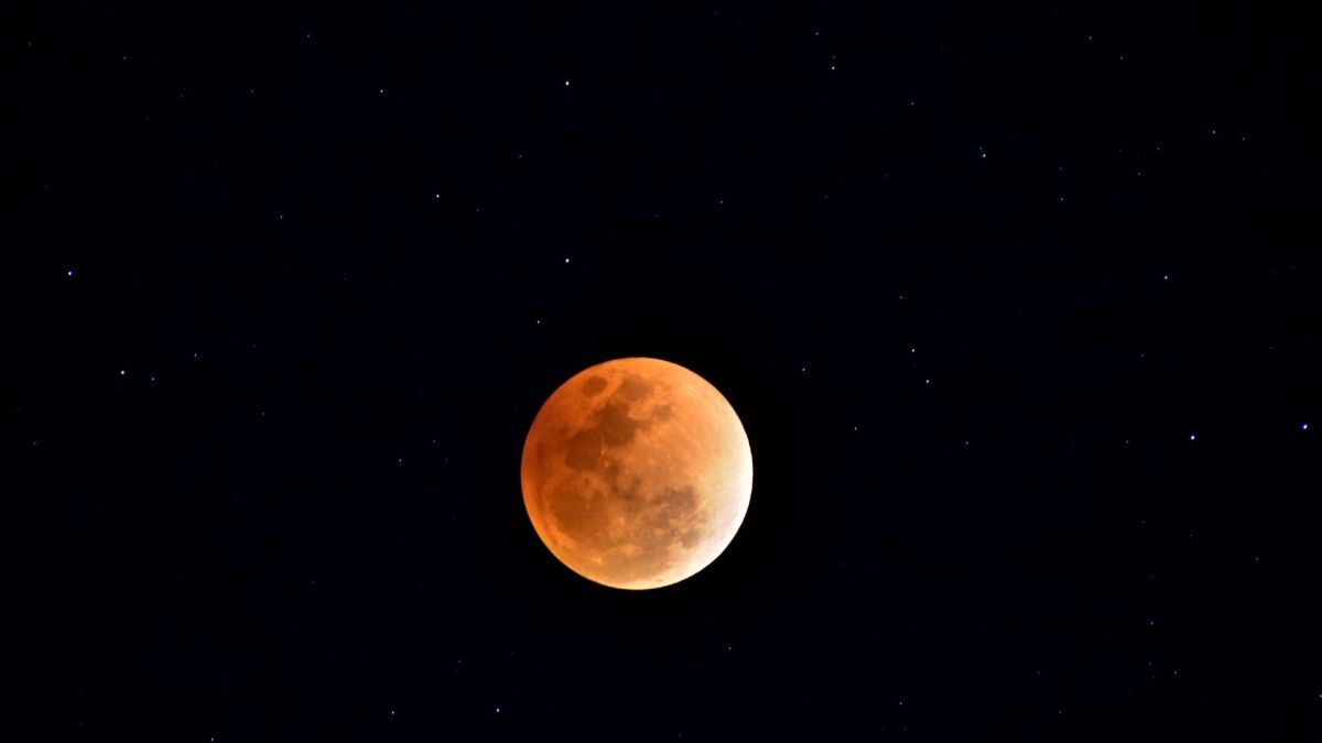 Éclipse totale de Lune. // Source : Envato Éclipse totale de Lune. // Source : Envato