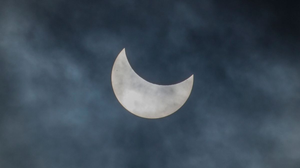 Éclipse solaire partielle. // Source : Canva Éclipse solaire partielle. // Source : Canva