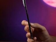 La finesse de l'iPhone Air est absolument impressionnante en main. Plus encore que le Galaxy S25 Edge de Samsung. // Source : Numerama