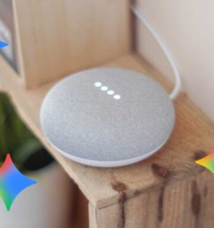 Le Google Home Mini et Gemini. // Source : Numerama Le Google Home Mini et Gemini. // Source : Numerama